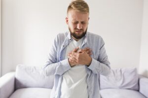 花粉症による早朝覚醒や頭重感の原因と対策は？